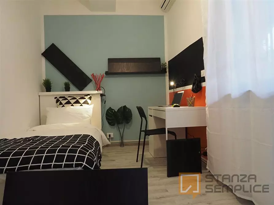 Immagine 1 di Stanza singola in affitto  in Via Rodolfo Renier 63 a Torino