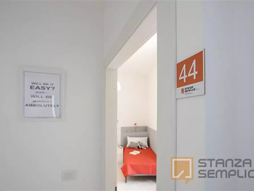 Immagine 1 di Stanza singola in affitto  in Vico Noce 27 a Napoli