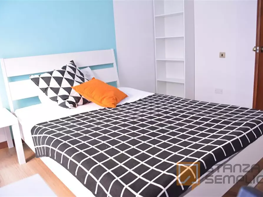 Immagine 4 di Stanza singola in affitto  in Via Tigellio 20b a Cagliari