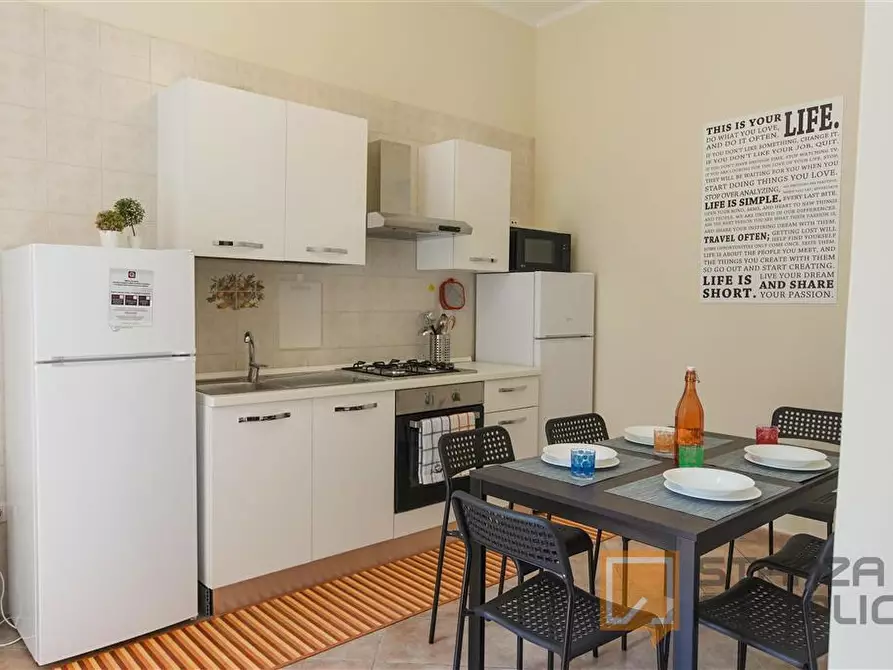 Immagine 15 di Stanza singola in affitto  in Via Pignasecca n. 15  a Napoli