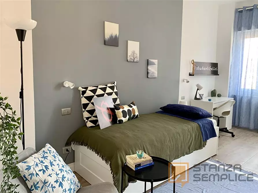 Immagine 1 di Stanza singola in affitto  in Corso Peschiera n.248 a Torino