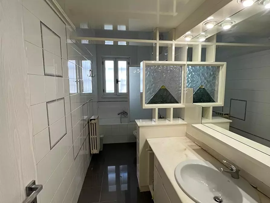 Immagine 6 di Stanza singola in affitto  in Via Brennero 31 / B a Bari