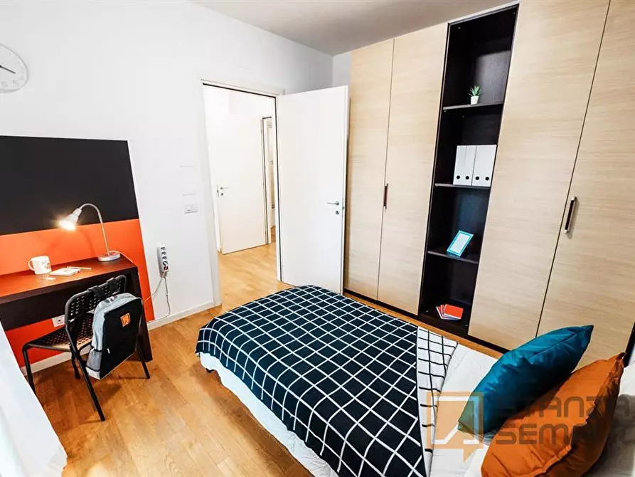 Immagine 1 di Stanza singola in affitto  in VIA BERIZZI 19 a Bergamo