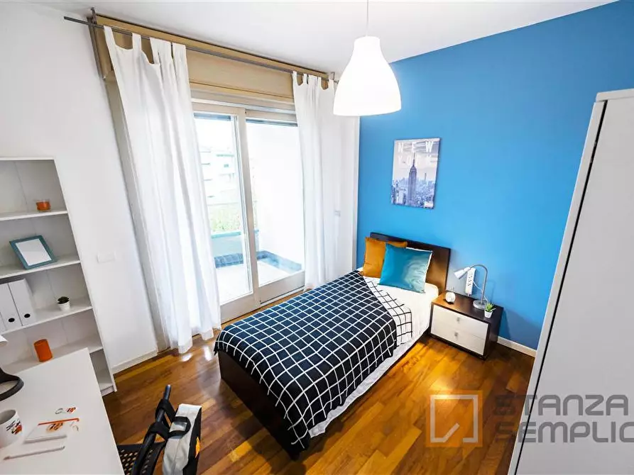 Immagine 1 di Stanza singola in affitto  in VIA BERIZZI 41 a Bergamo