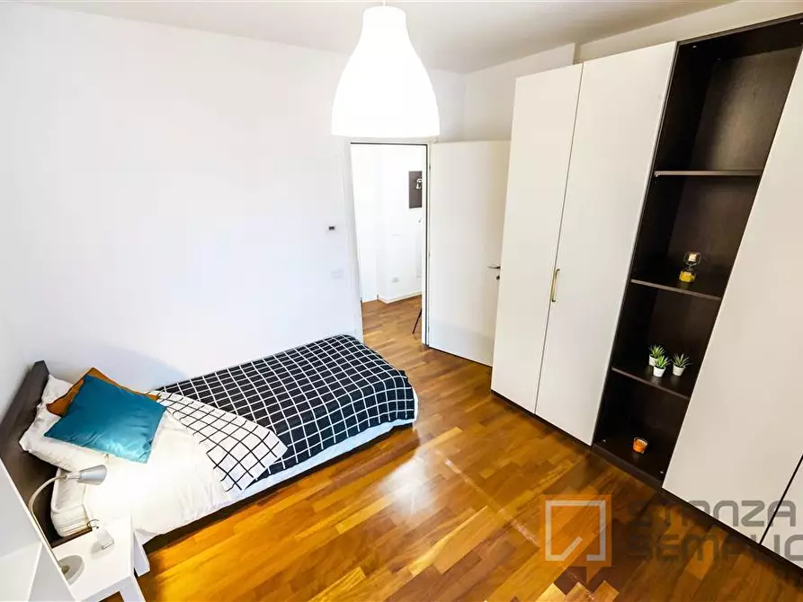 Immagine 3 di Stanza singola in affitto  in VIA BERIZZI 41 a Bergamo