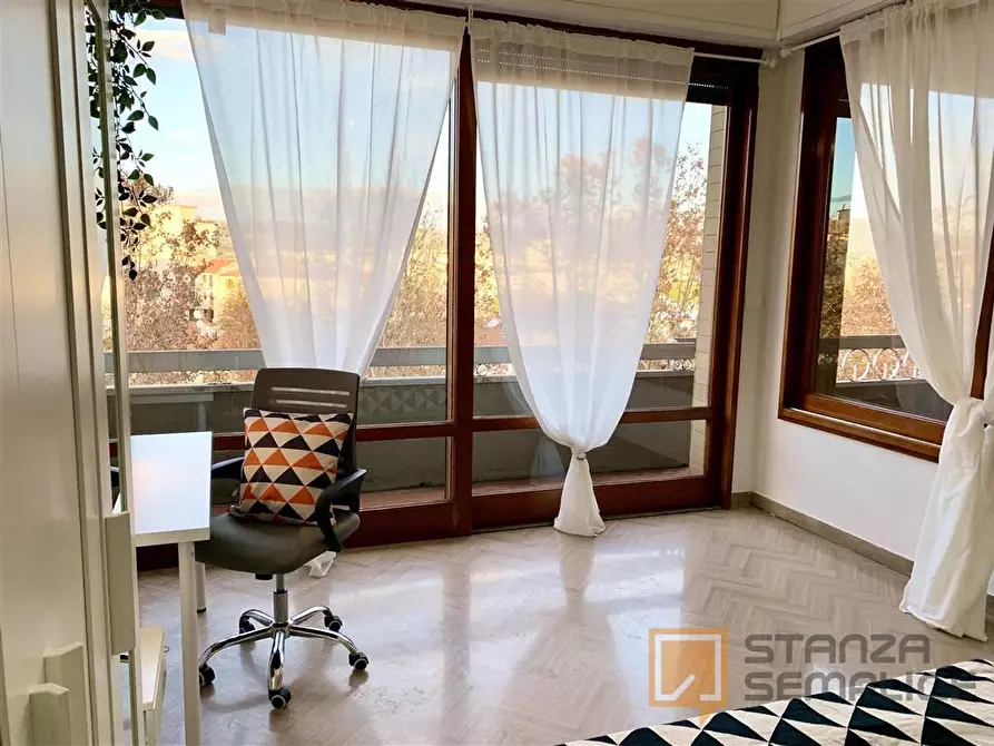 Immagine 2 di Stanza singola in affitto  in VIALE F. REDI 45 a Firenze