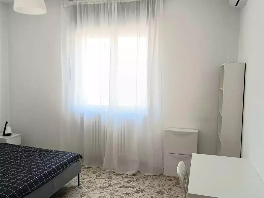 Immagine 2 di Stanza singola in affitto  in Via Castromediano 129 a Bari