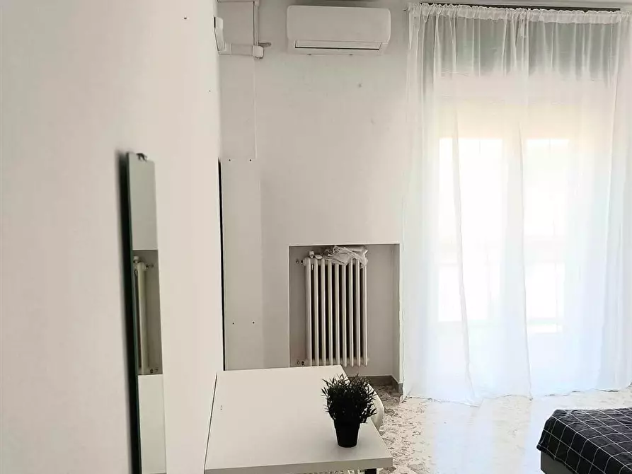 Immagine 2 di Stanza singola in affitto  in Via Castromediano 129 a Bari