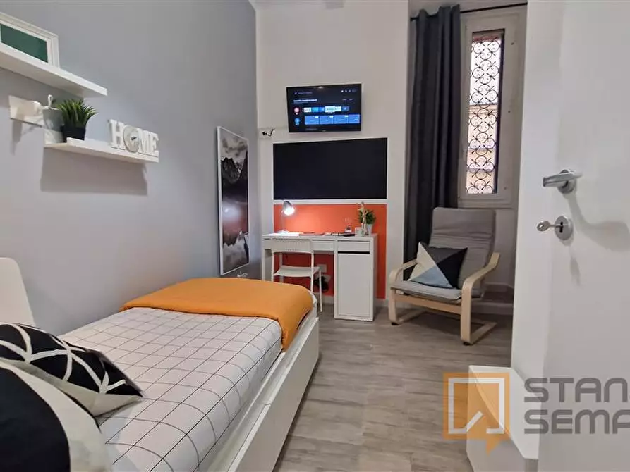 Immagine 2 di Stanza singola in affitto  in Via In Selci, 54 a Roma