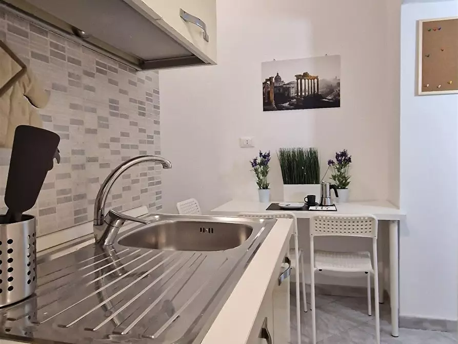 Immagine 16 di Stanza singola in affitto  in Via In Selci, 54 a Roma