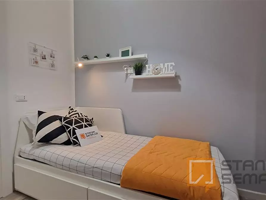 Immagine 4 di Stanza singola in affitto  in Via In Selci, 54 a Roma