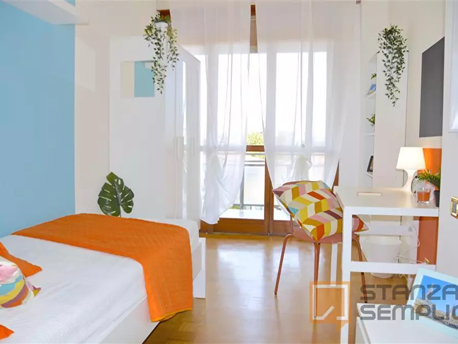 Immagine 1 di Stanza singola in affitto  in Via Vincenzi 19 a Modena