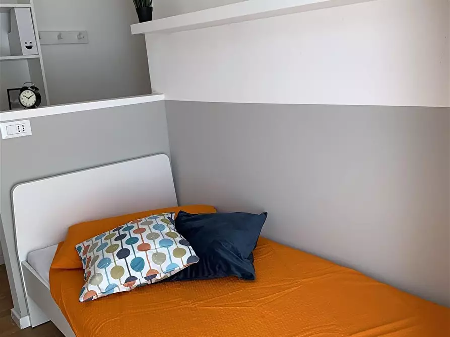 Immagine 1 di Stanza singola in affitto  in Via Fratelli Perini, 173 a Trento