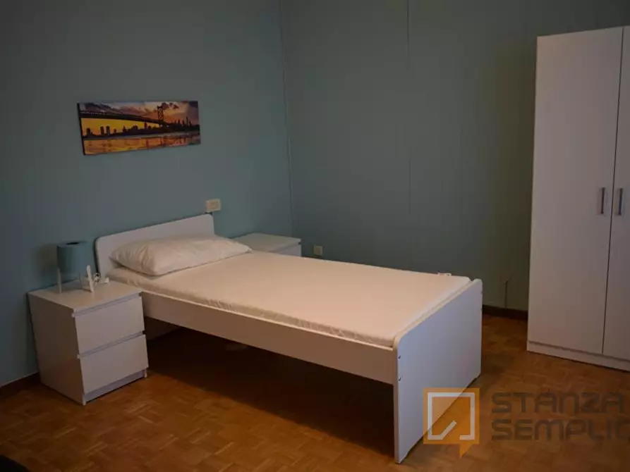 Immagine 1 di Stanza singola in affitto  in Via Rocca D'anfo 7 a Brescia