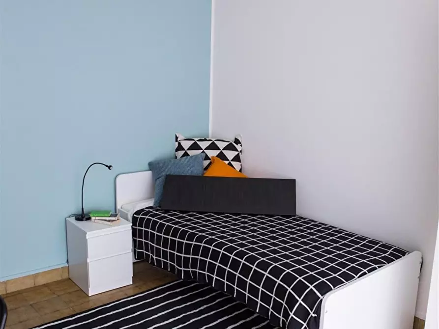 Immagine 1 di Stanza singola in affitto  in Piazza Isolo 13/A a Verona