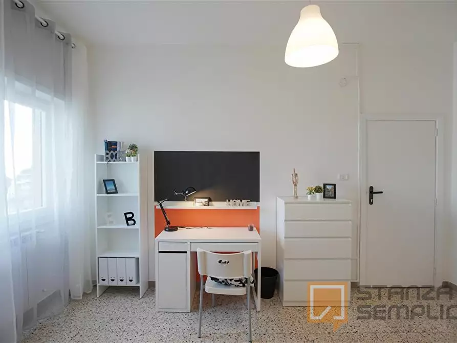 Immagine 6 di Stanza singola in affitto  in Via Colli Aminei 112  a Napoli