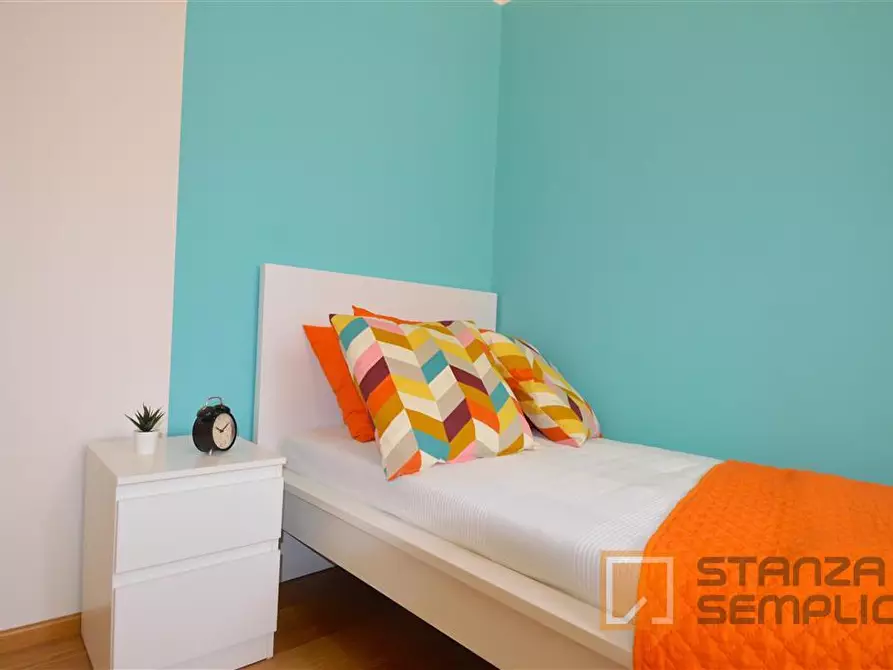 Immagine 2 di Stanza singola in affitto  in Corso Canal Grande 16 a Modena