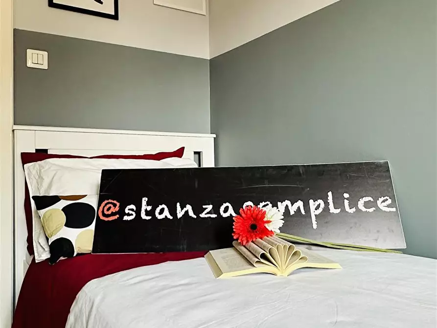 Immagine 1 di Stanza singola in affitto  in Piazza Nizza n.75 a Torino