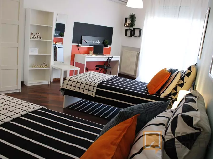 Immagine 1 di Stanza singola in affitto  in Viale Europa 72 a Brescia