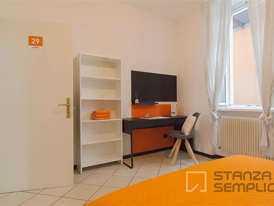 Immagine 2 di Stanza singola in affitto  in Largo Nazario Sauro, 11 a Trento