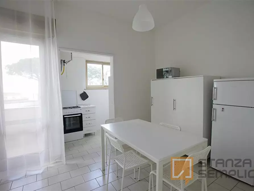 Immagine 14 di Stanza singola in affitto  in Via Colli Aminei 112  a Napoli