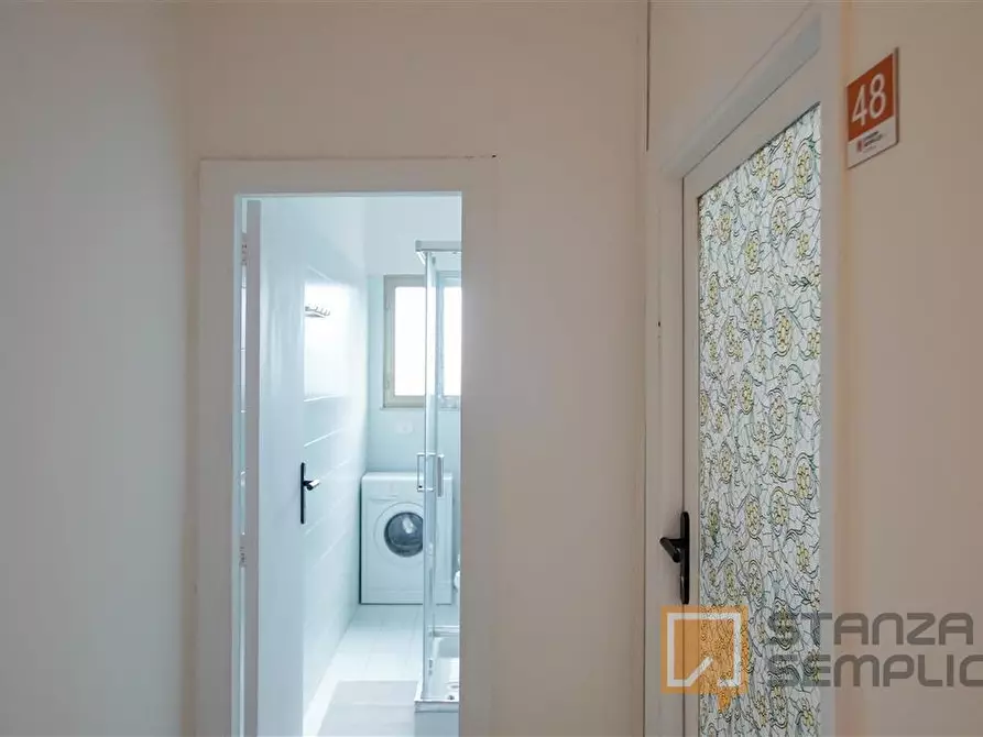 Immagine 13 di Stanza singola in affitto  in Via Colli Aminei 112  a Napoli