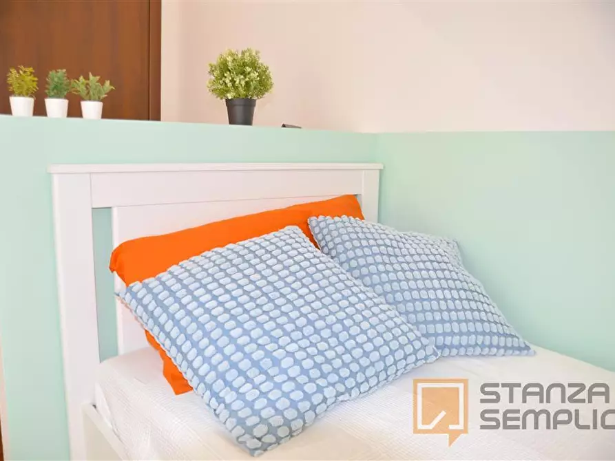 Immagine 1 di Stanza singola in affitto  in Piazzale Risorgimento 12 a Modena