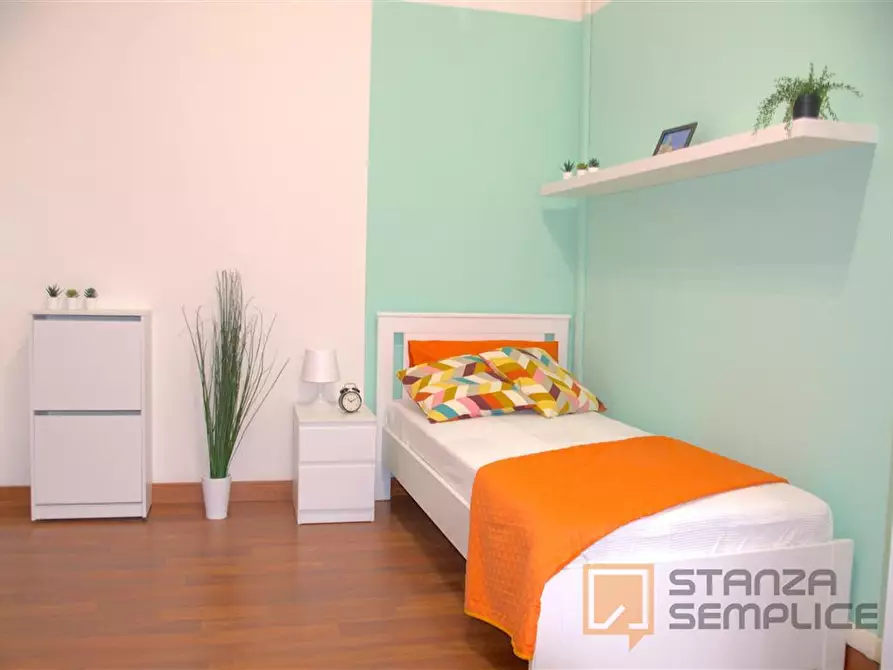 Immagine 1 di Stanza singola in affitto  in Piazzale Risorgimento 12 a Modena