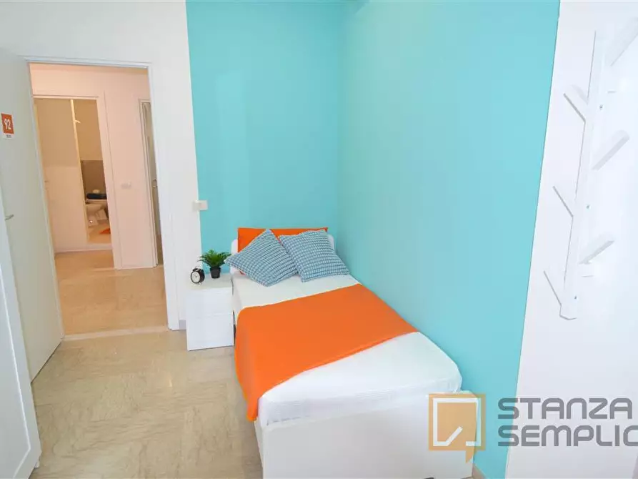 Immagine 1 di Stanza singola in affitto  in Via Emilia Est 36-50 a Modena