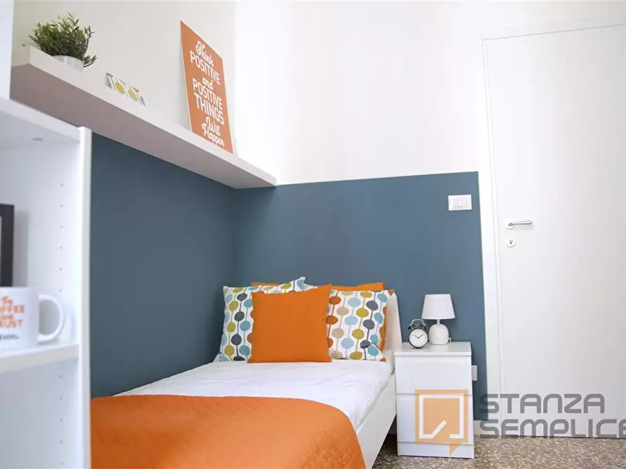 Immagine 1 di Stanza singola in affitto  in Strada Maggiore 47 a Bologna