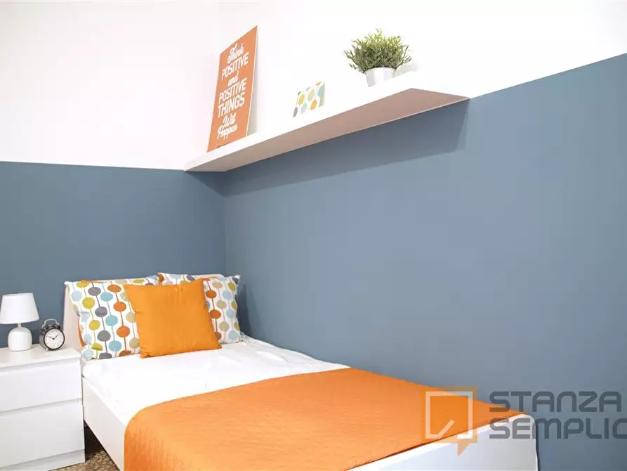 Immagine 1 di Stanza singola in affitto  in Strada Maggiore 47 a Bologna