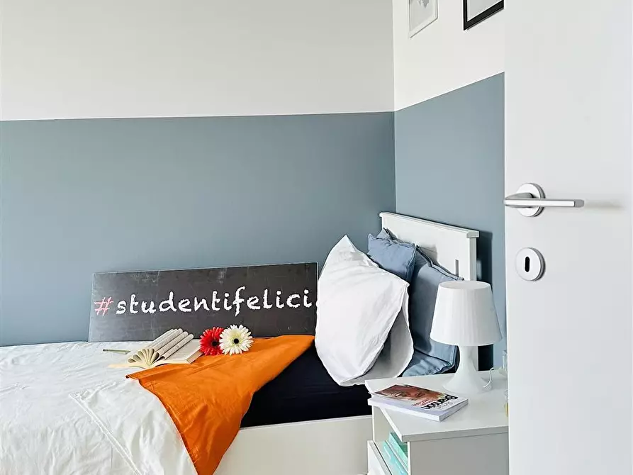 Immagine 1 di Stanza singola in affitto  in Piazza Nizza n.75 a Torino