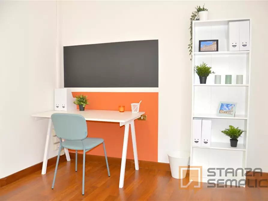 Immagine 1 di Stanza singola in affitto  in Piazzale Risorgimento 12 a Modena