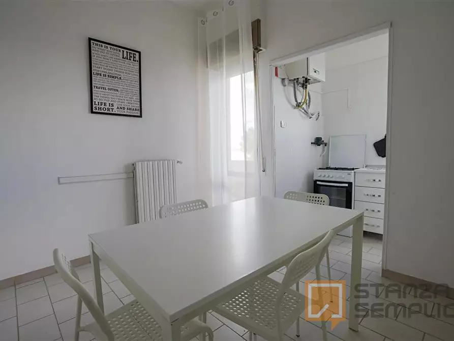 Immagine 15 di Stanza singola in affitto  in Via Colli Aminei 112  a Napoli