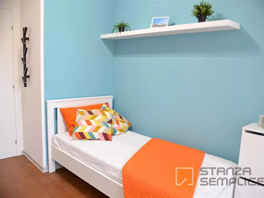 Immagine 1 di Stanza singola in affitto  in Via Ciro Menotti 52 a Modena