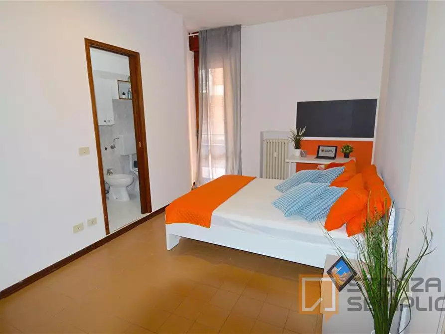 Immagine 1 di Stanza singola in affitto  in Via Giardini 20/2 a Modena