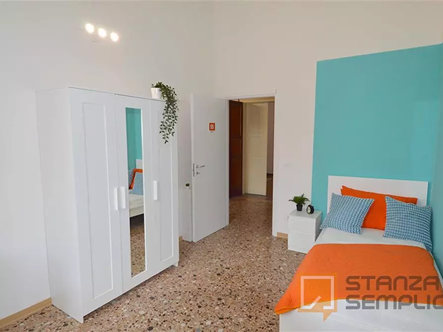 Immagine 2 di Stanza singola in affitto  in Corso Canal Grande 16 a Modena