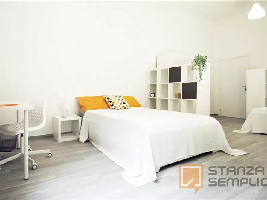 Immagine 1 di Stanza singola in affitto  in Strada Maggiore 63 a Bologna