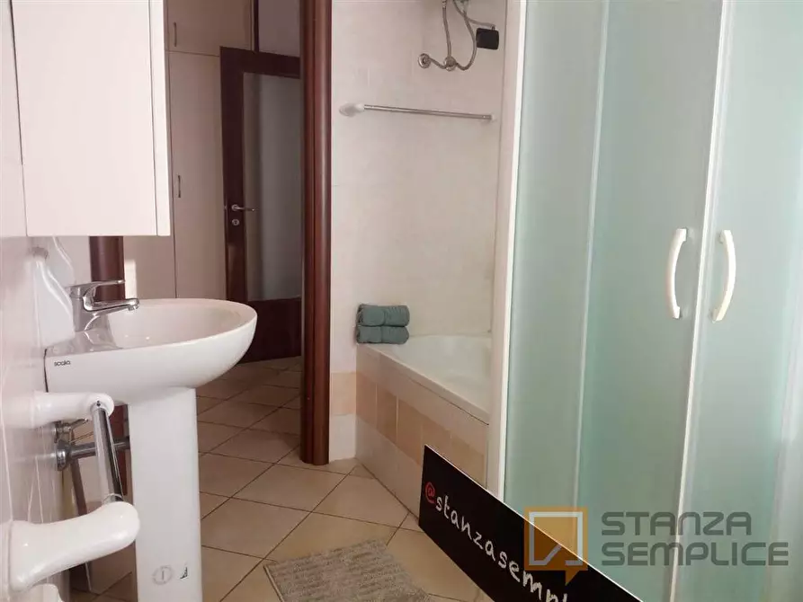 Immagine 11 di Stanza singola in affitto  in Piazzale Cesare Battisti 7 a Brescia