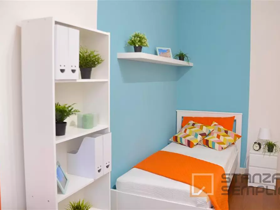 Immagine 2 di Stanza singola in affitto  in Via Ciro Menotti 52 a Modena