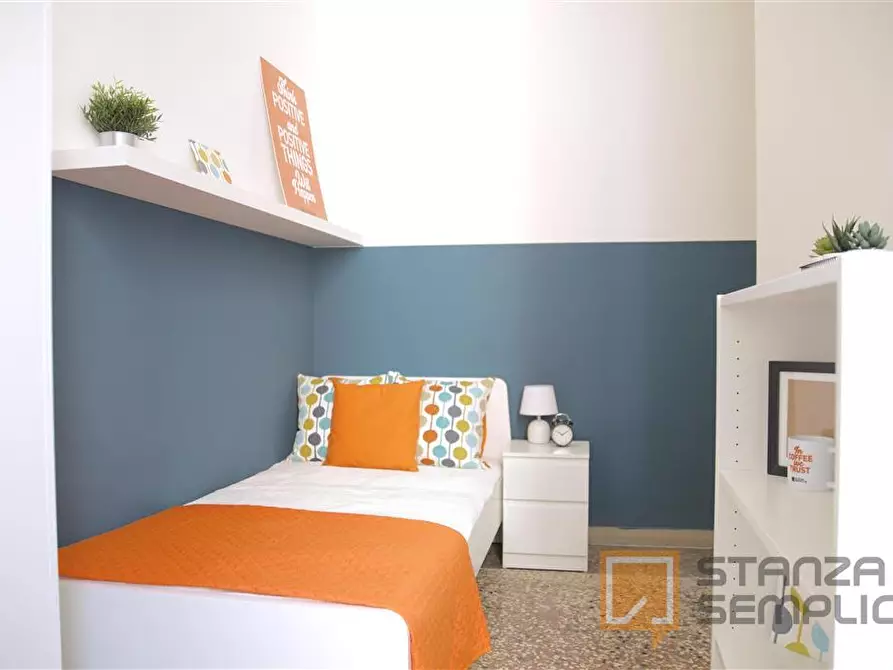 Immagine 1 di Stanza singola in affitto  in Strada Maggiore 47 a Bologna