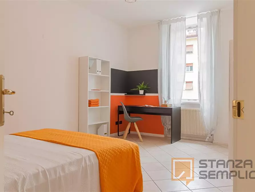 Immagine 2 di Stanza singola in affitto  in Largo Nazario Sauro, 11 a Trento
