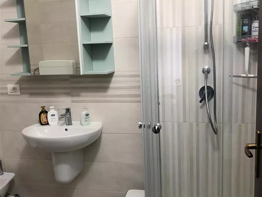 Immagine 6 di Stanza singola in affitto  in Piazza Isolo 13/A a Verona