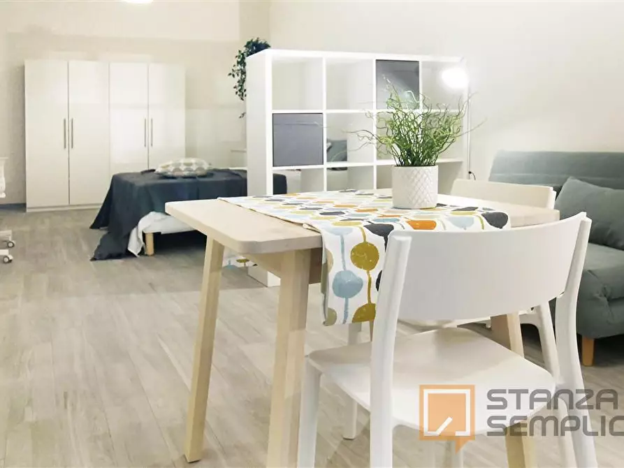 Immagine 1 di Stanza singola in affitto  in Strada Maggiore 63 a Bologna