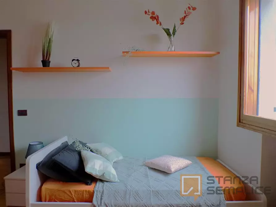 Immagine 26 di Stanza singola in affitto  in Via  Rodolfo Mondolfo 7 a Bologna