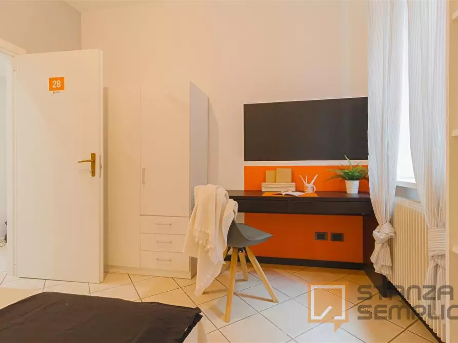 Immagine 2 di Stanza singola in affitto  in Largo Nazario Sauro, 11 a Trento