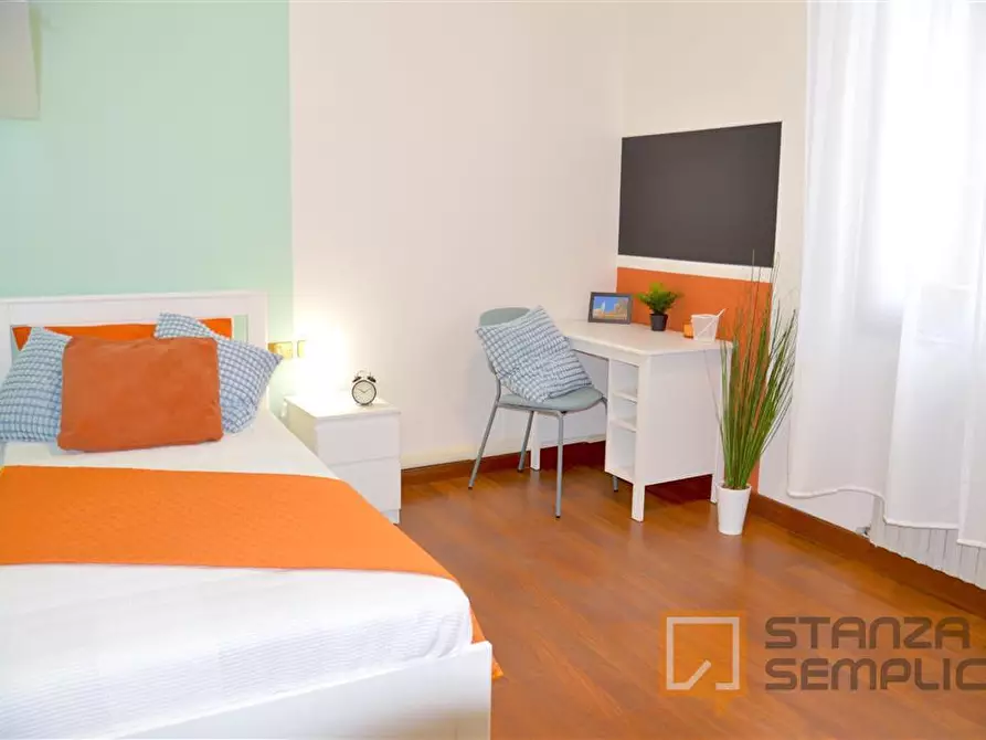 Immagine 1 di Stanza singola in affitto  in Piazzale Risorgimento 12 a Modena