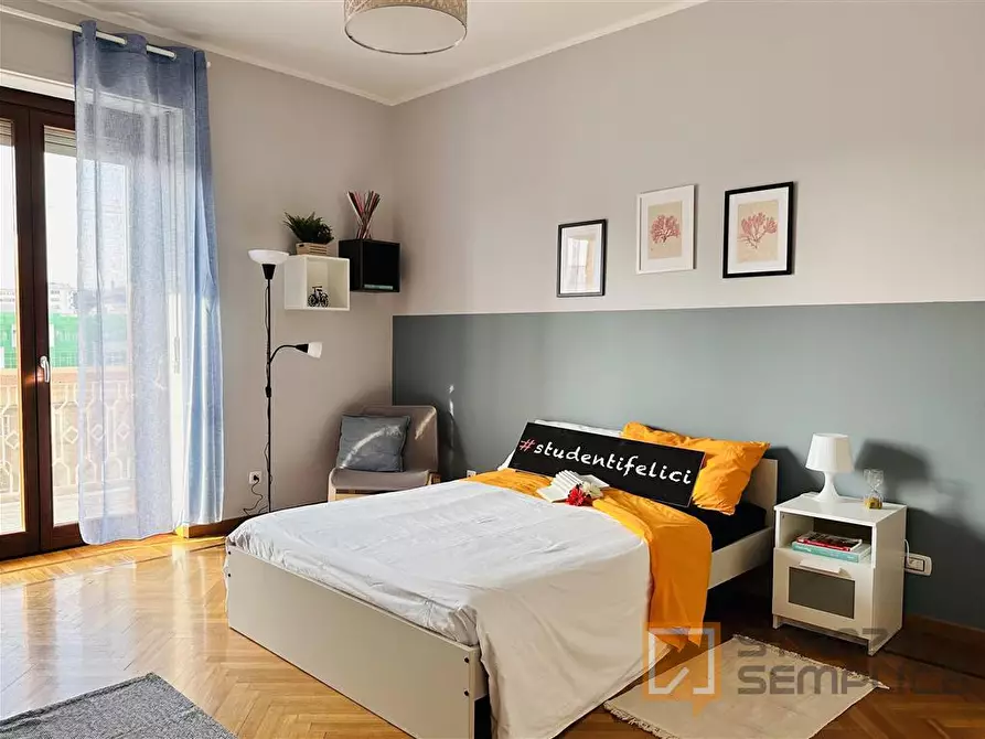 Immagine 1 di Stanza singola in affitto  in Piazza Nizza n.75 a Torino