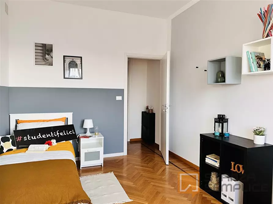 Immagine 1 di Stanza singola in affitto  in Piazza Nizza n.75 a Torino