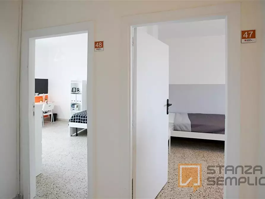 Immagine 12 di Stanza singola in affitto  in Via Colli Aminei 112  a Napoli